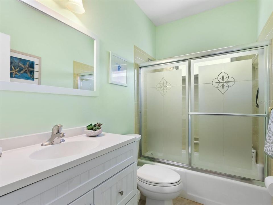 For Sale: $335,000 (2 beds, 2 baths, 1155 Square Feet)