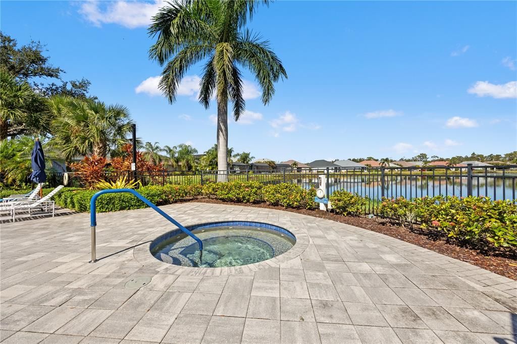 Под контрактом: $465,000 (3 спален, 2 ванн, 2226 Квадратных фут)