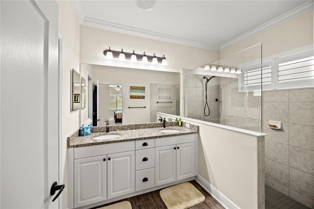 Под контрактом: $465,000 (3 спален, 2 ванн, 2226 Квадратных фут)