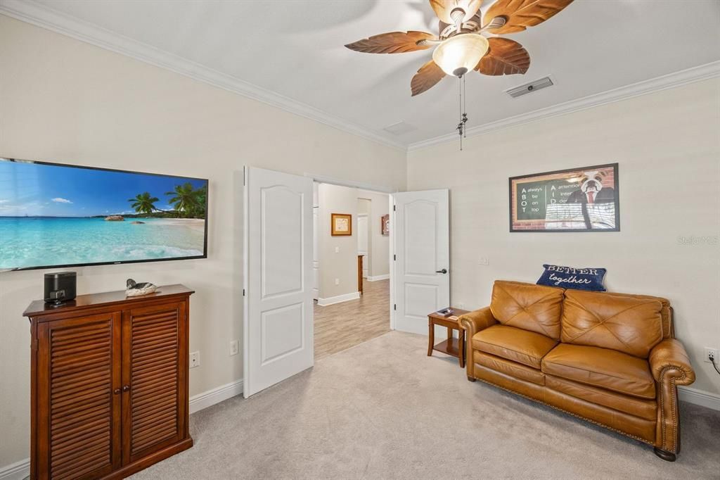 Под контрактом: $465,000 (3 спален, 2 ванн, 2226 Квадратных фут)