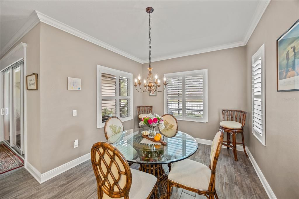 Под контрактом: $465,000 (3 спален, 2 ванн, 2226 Квадратных фут)