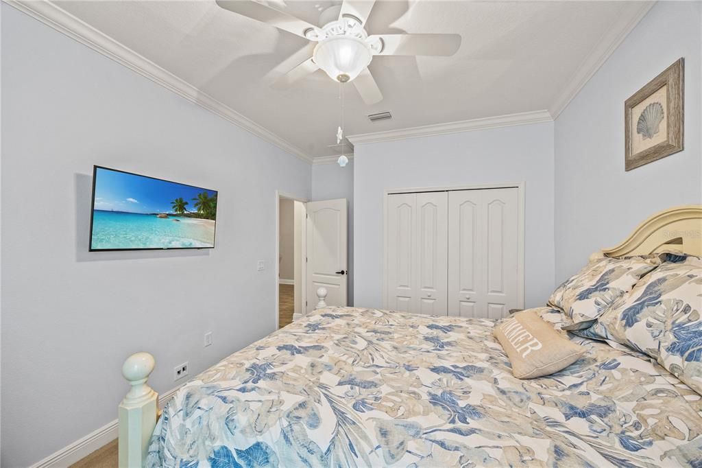 Под контрактом: $465,000 (3 спален, 2 ванн, 2226 Квадратных фут)