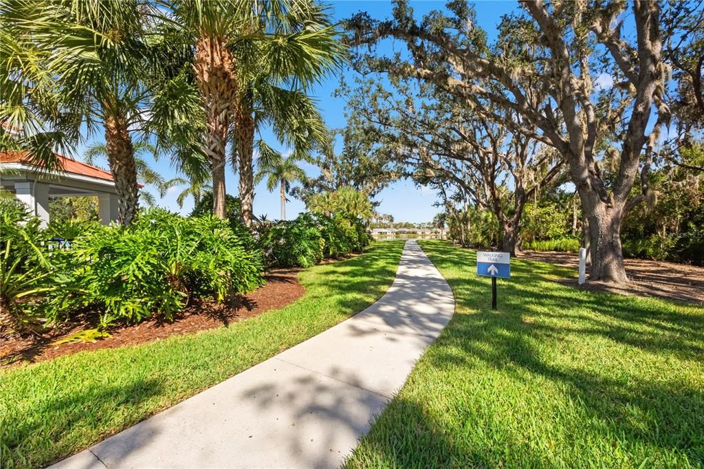 Под контрактом: $465,000 (3 спален, 2 ванн, 2226 Квадратных фут)