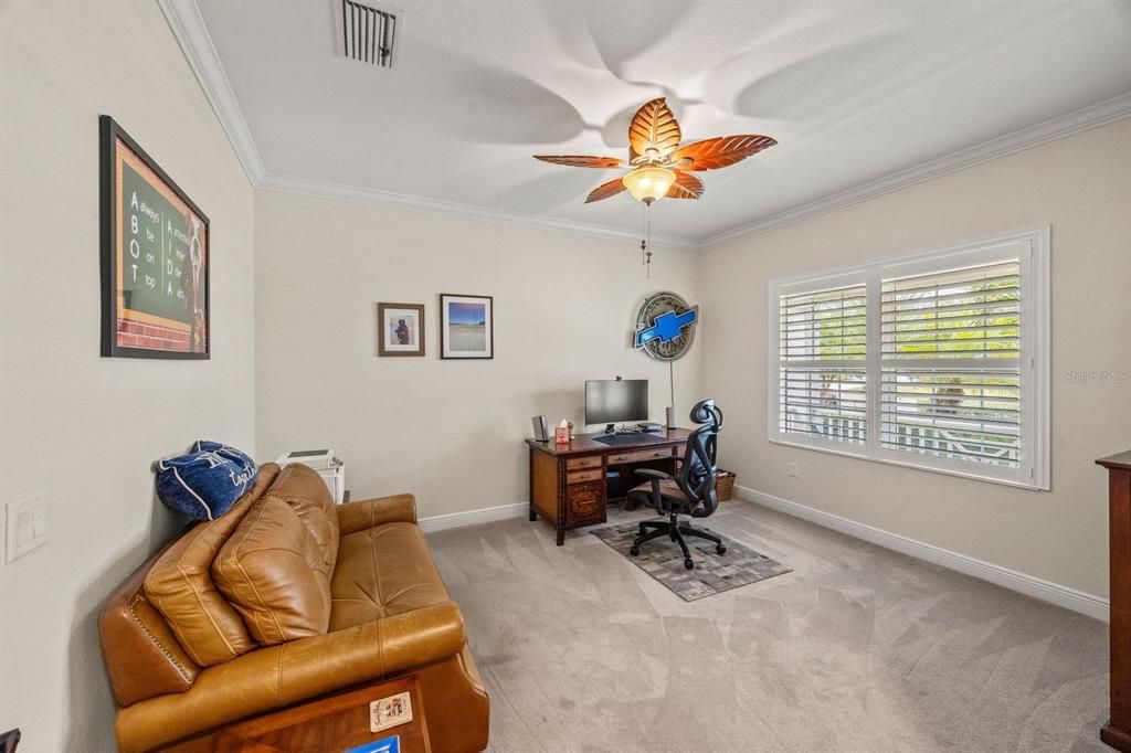 Под контрактом: $465,000 (3 спален, 2 ванн, 2226 Квадратных фут)