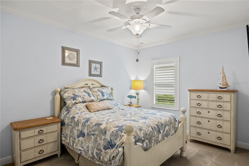 Под контрактом: $465,000 (3 спален, 2 ванн, 2226 Квадратных фут)