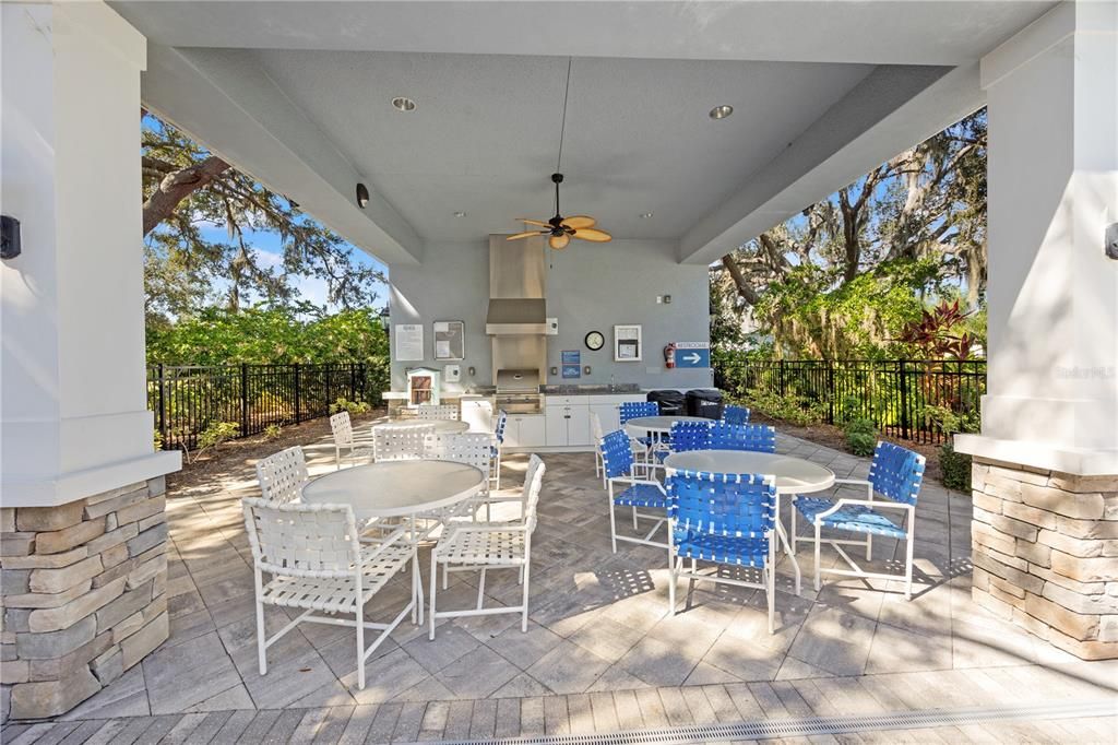 Под контрактом: $465,000 (3 спален, 2 ванн, 2226 Квадратных фут)