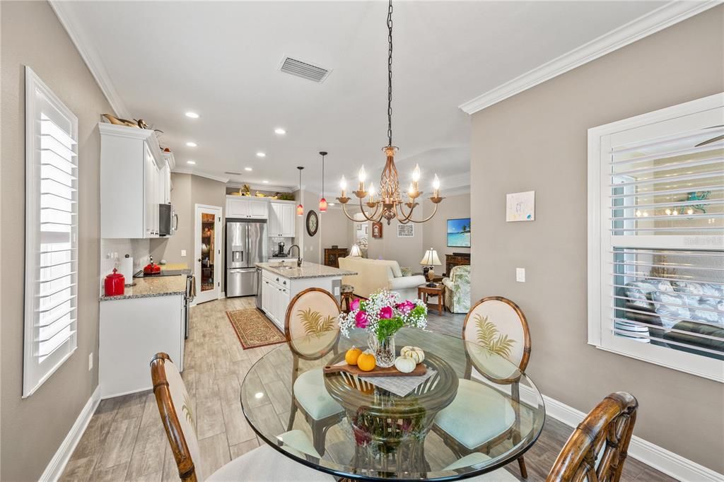 Под контрактом: $465,000 (3 спален, 2 ванн, 2226 Квадратных фут)