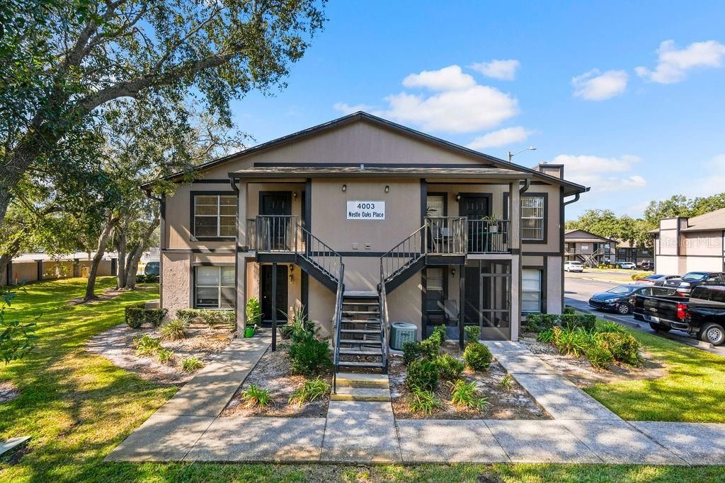 For Sale: $145,000 (2 beds, 2 baths, 912 Square Feet)