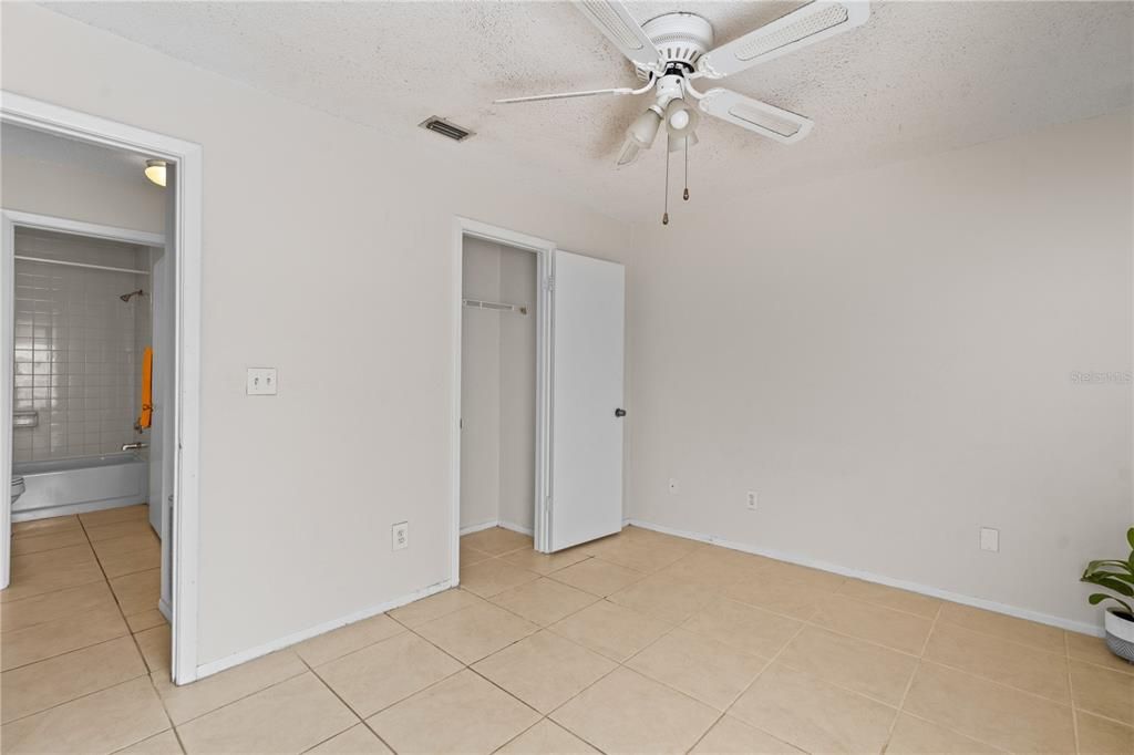 For Sale: $145,000 (2 beds, 2 baths, 912 Square Feet)