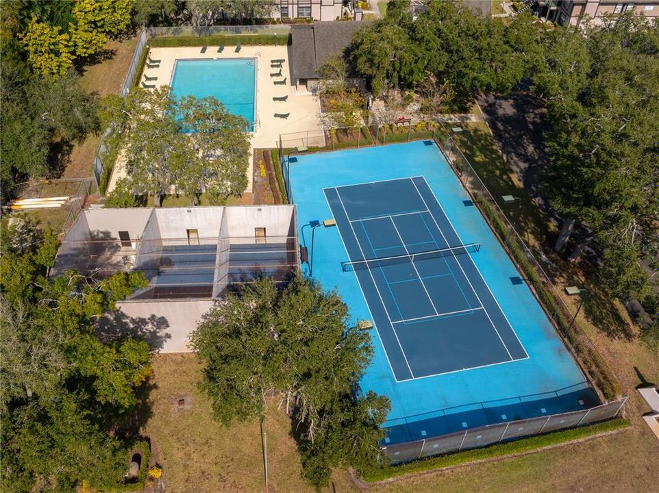 For Sale: $145,000 (2 beds, 2 baths, 912 Square Feet)