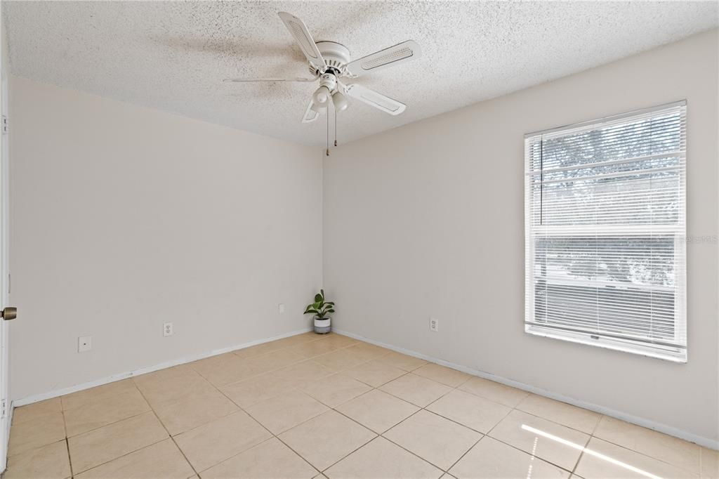 For Sale: $145,000 (2 beds, 2 baths, 912 Square Feet)