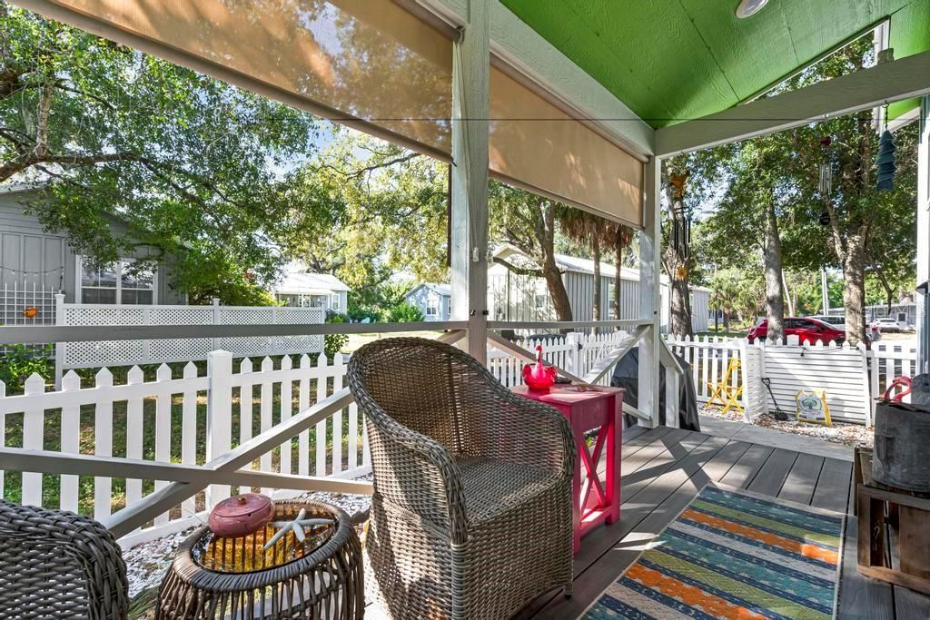 待售: $237,000 (2 贝兹, 1 浴室, 704 平方英尺)