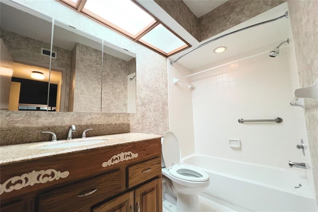 En Venta: $245,000 (2 camas, 2 baños, 1040 Pies cuadrados)