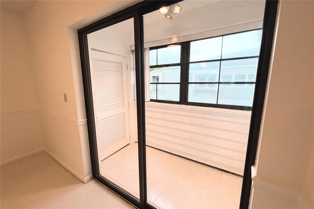 En Venta: $245,000 (2 camas, 2 baños, 1040 Pies cuadrados)