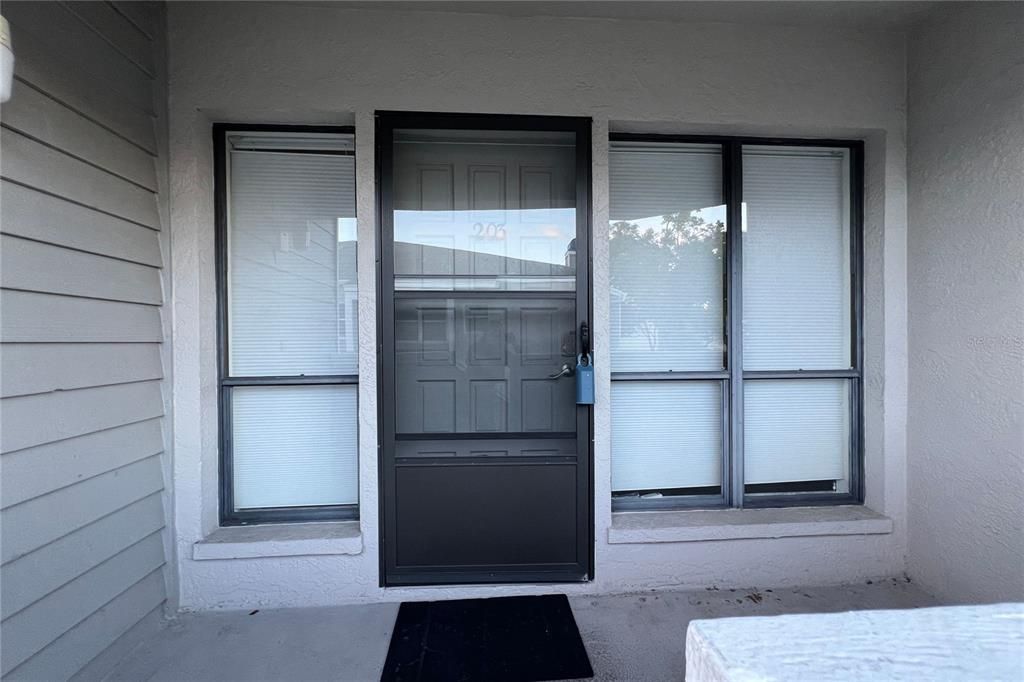 En Venta: $245,000 (2 camas, 2 baños, 1040 Pies cuadrados)