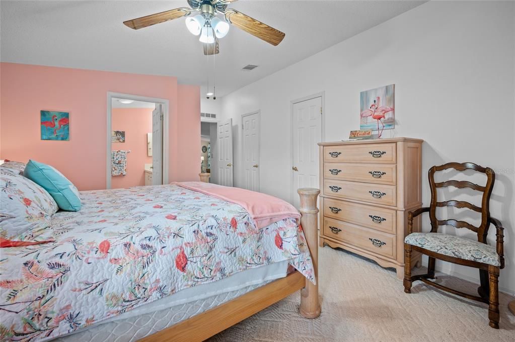 待售: $285,900 (2 贝兹, 2 浴室, 1751 平方英尺)