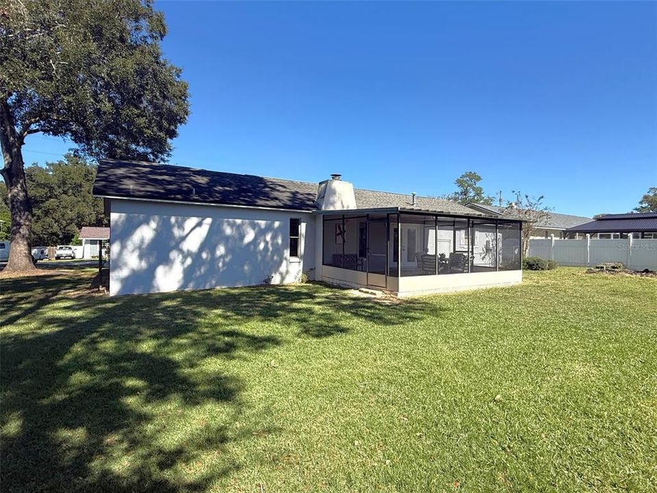 Activo con contrato: $249,500 (3 camas, 2 baños, 1372 Pies cuadrados)