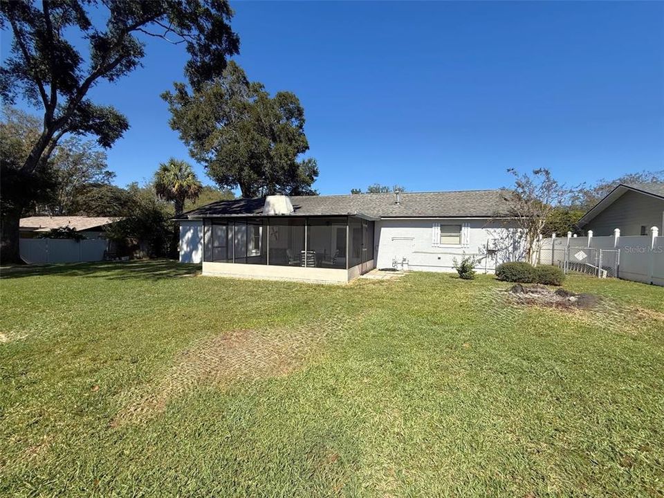 Activo con contrato: $249,500 (3 camas, 2 baños, 1372 Pies cuadrados)