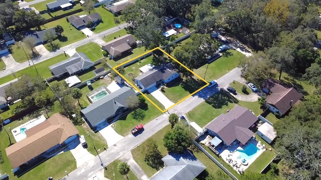 Activo con contrato: $249,500 (3 camas, 2 baños, 1372 Pies cuadrados)