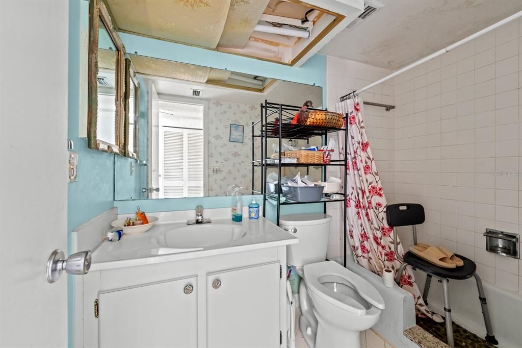 待售: $174,990 (1 贝兹, 1 浴室, 530 平方英尺)