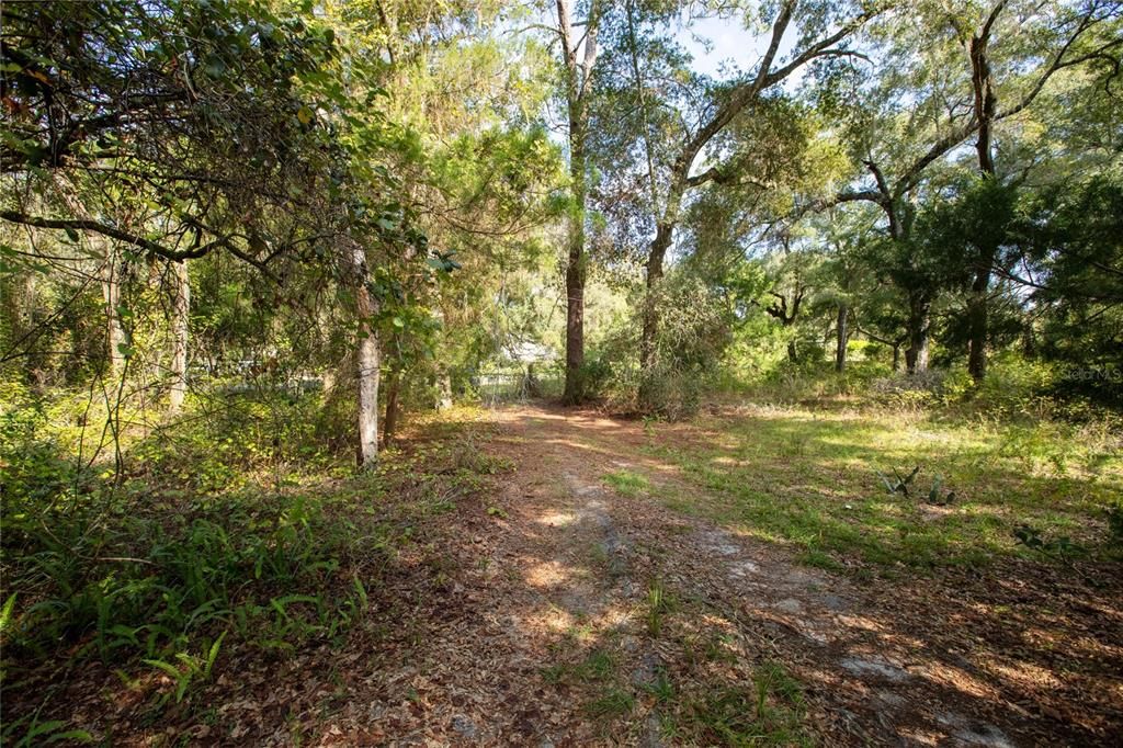 На продажу: $165,000 (3 спален, 2 ванн, 1196 Квадратных фут)