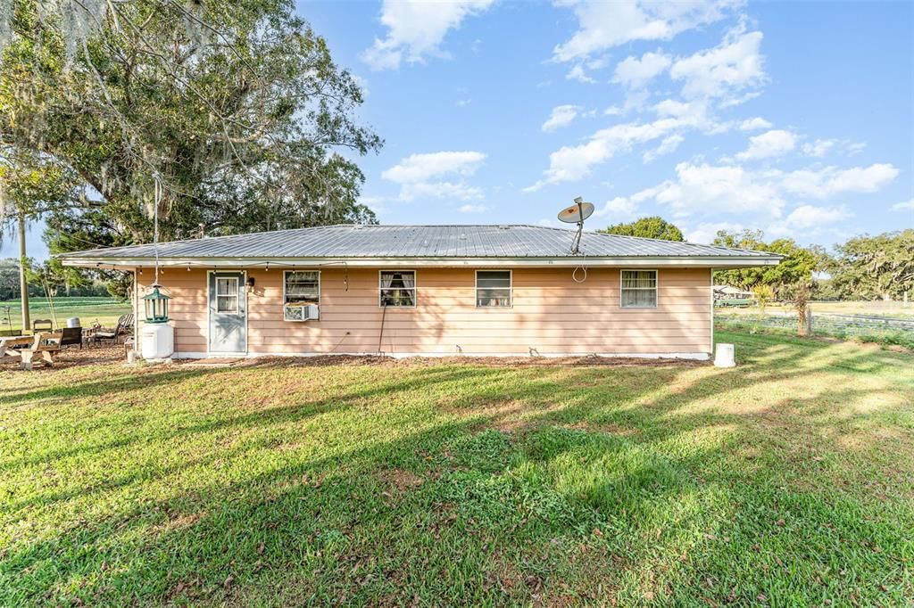 For Sale: $365,000 (2 beds, 2 baths, 1248 Square Feet)