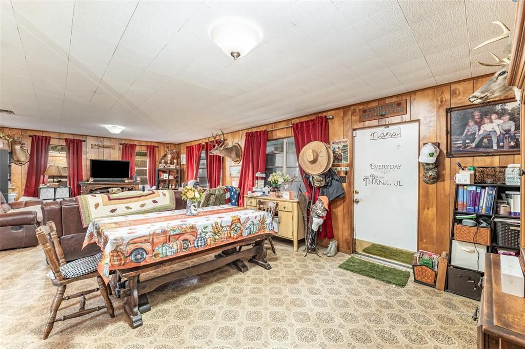 For Sale: $365,000 (2 beds, 2 baths, 1248 Square Feet)