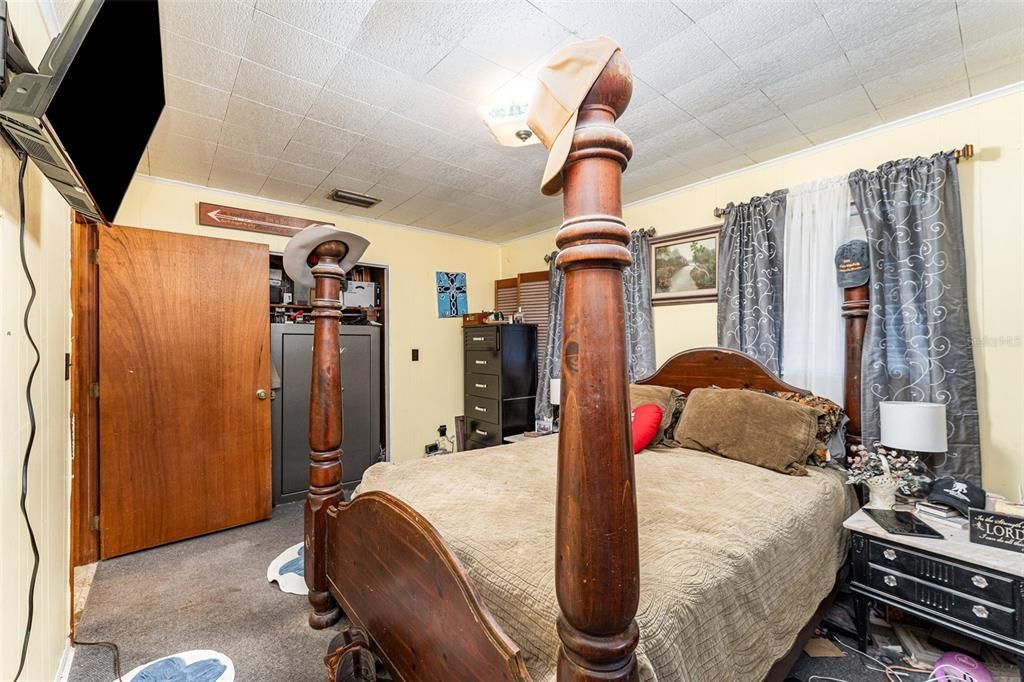 For Sale: $365,000 (2 beds, 2 baths, 1248 Square Feet)