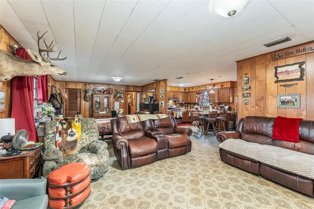 For Sale: $365,000 (2 beds, 2 baths, 1248 Square Feet)