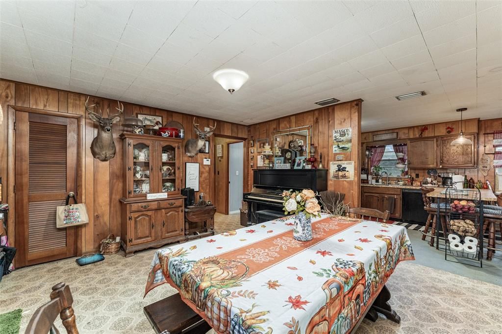 For Sale: $365,000 (2 beds, 2 baths, 1248 Square Feet)