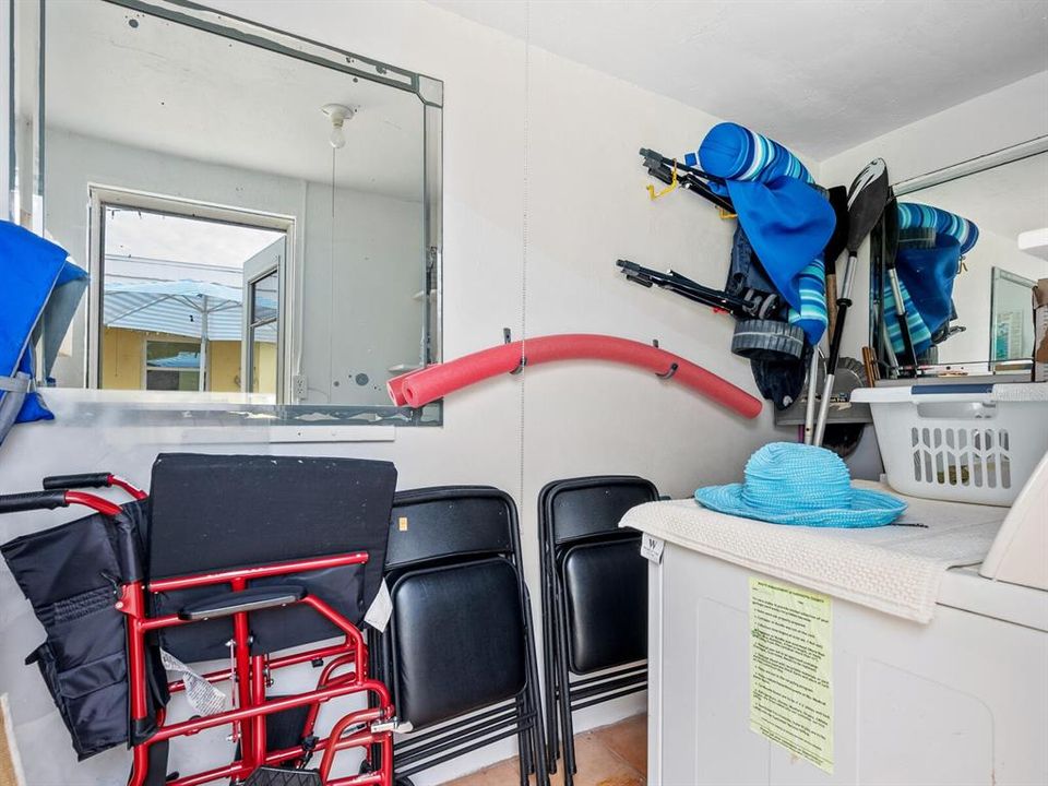 For Sale: $299,000 (2 beds, 2 baths, 1155 Square Feet)