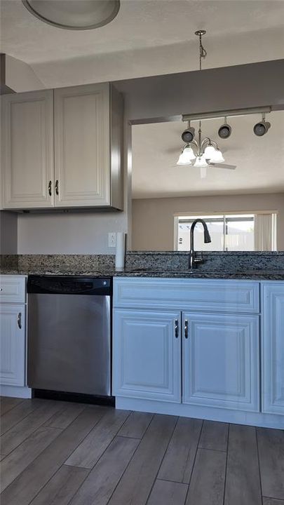 For Rent: $1,750 (2 beds, 2 baths, 954 Square Feet)