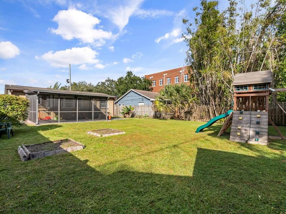 Activo con contrato: $400,000 (0.16 acres)