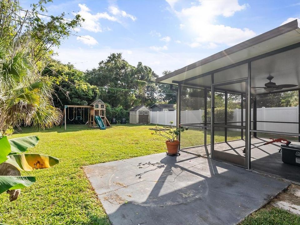 Activo con contrato: $400,000 (0.16 acres)