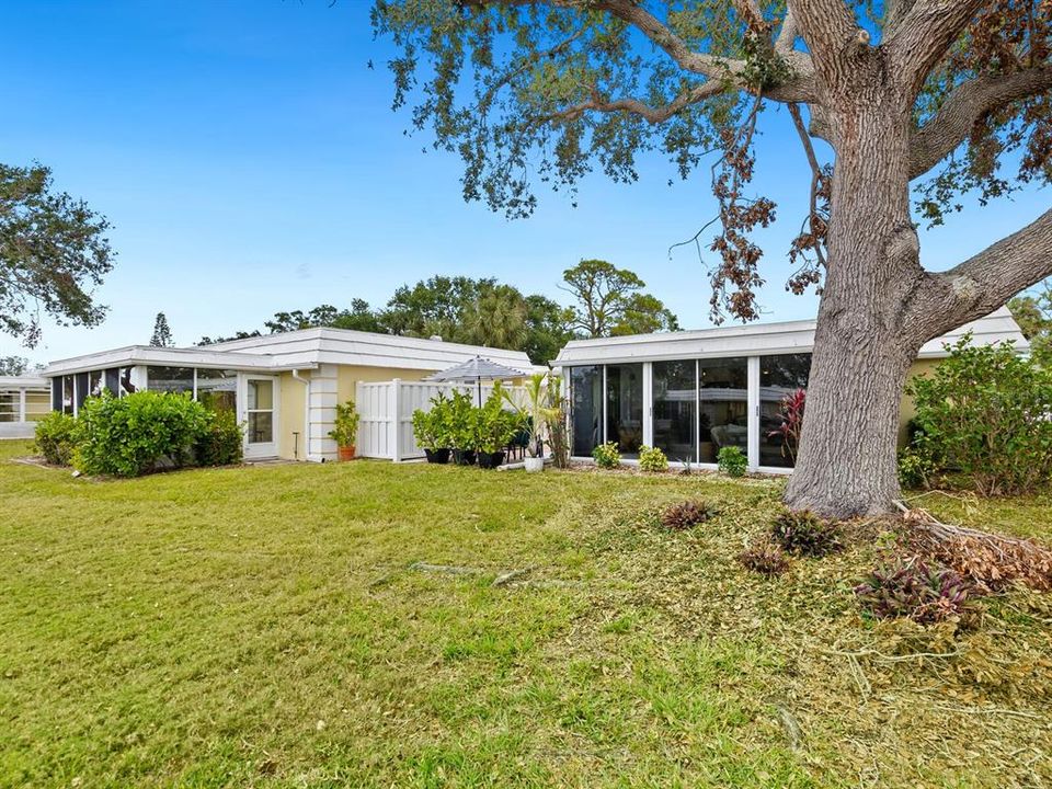 For Sale: $345,000 (2 beds, 2 baths, 1155 Square Feet)