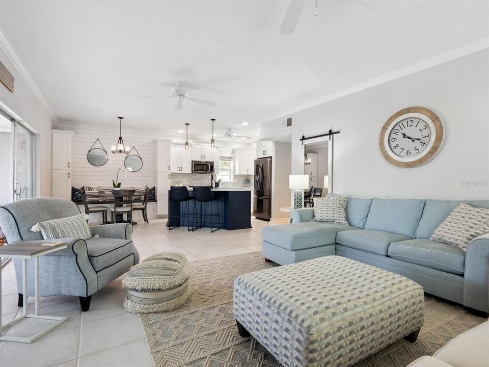 For Sale: $345,000 (2 beds, 2 baths, 1155 Square Feet)