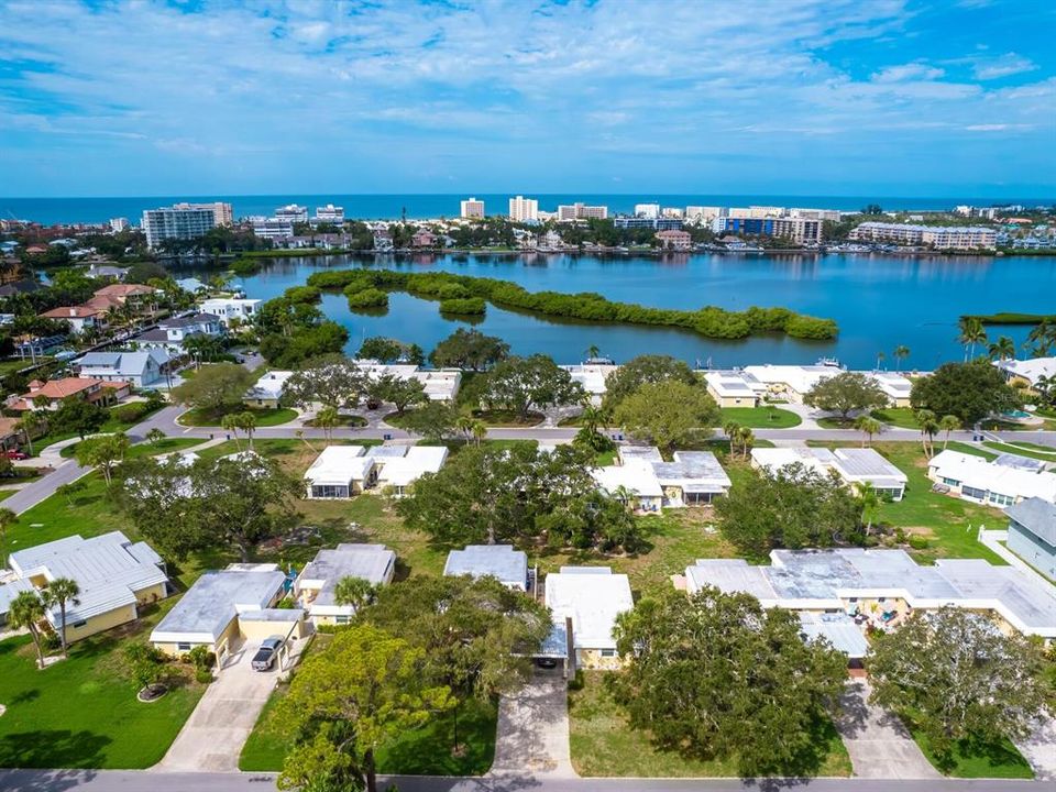 For Sale: $345,000 (2 beds, 2 baths, 1155 Square Feet)