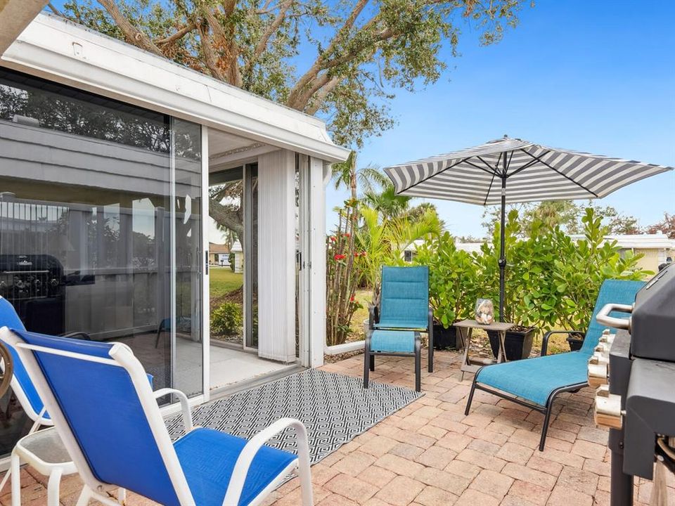 For Sale: $345,000 (2 beds, 2 baths, 1155 Square Feet)