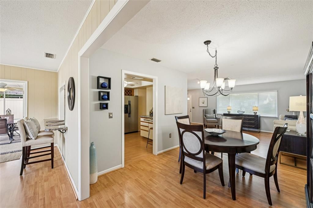 Active With Contract: $500,000 (3 beds, 2 baths, 1678 Square Feet)