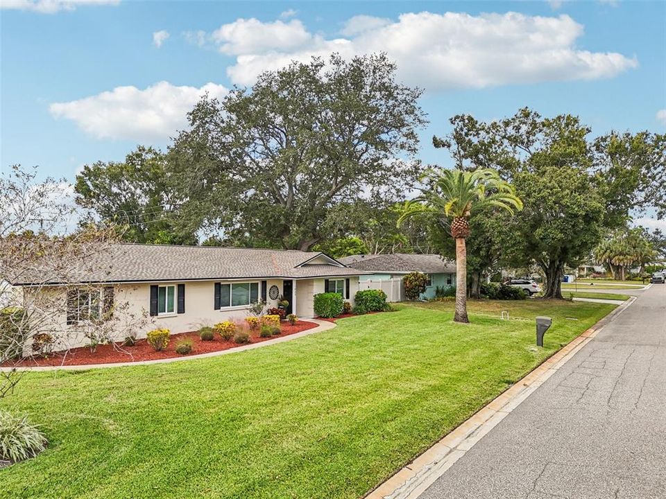 Active With Contract: $500,000 (3 beds, 2 baths, 1678 Square Feet)