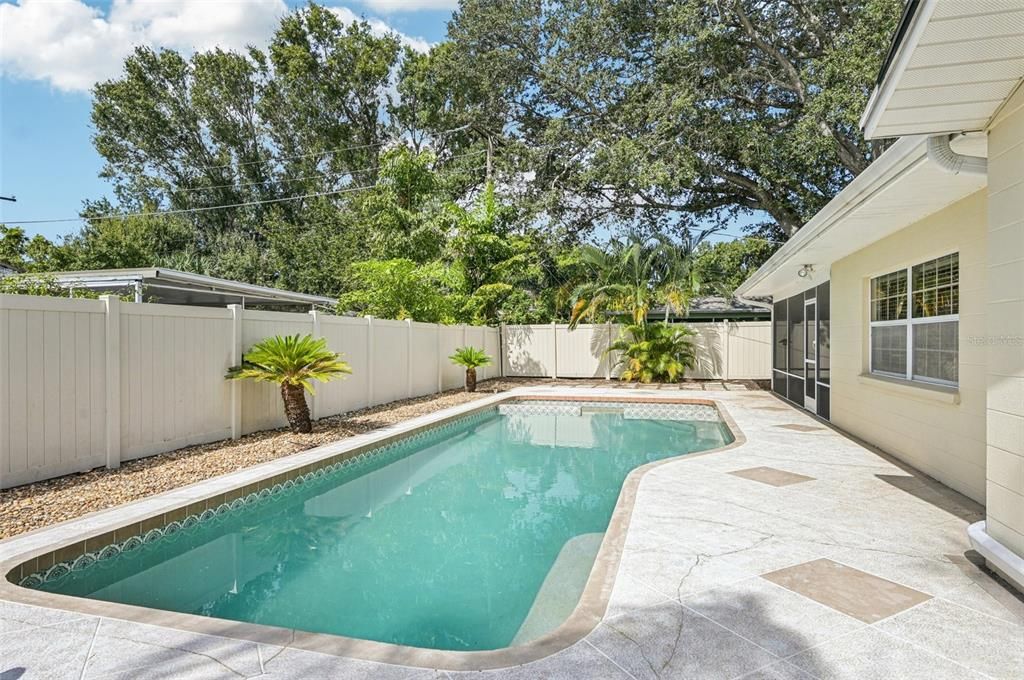 Active With Contract: $500,000 (3 beds, 2 baths, 1678 Square Feet)