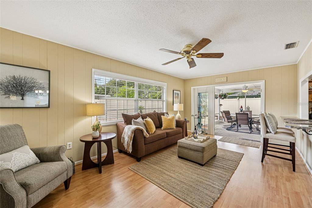 Active With Contract: $500,000 (3 beds, 2 baths, 1678 Square Feet)