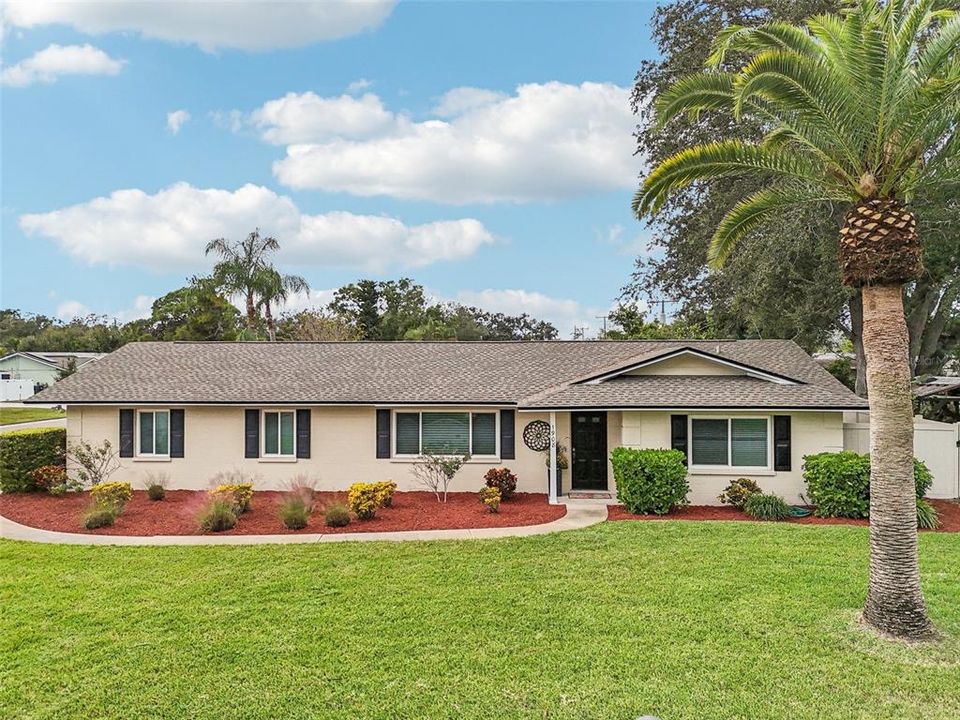 Active With Contract: $500,000 (3 beds, 2 baths, 1678 Square Feet)