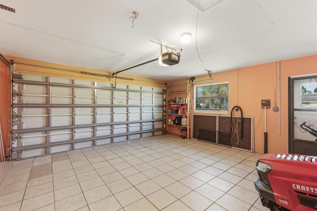 Под контрактом: $209,000 (2 спален, 2 ванн, 1330 Квадратных фут)