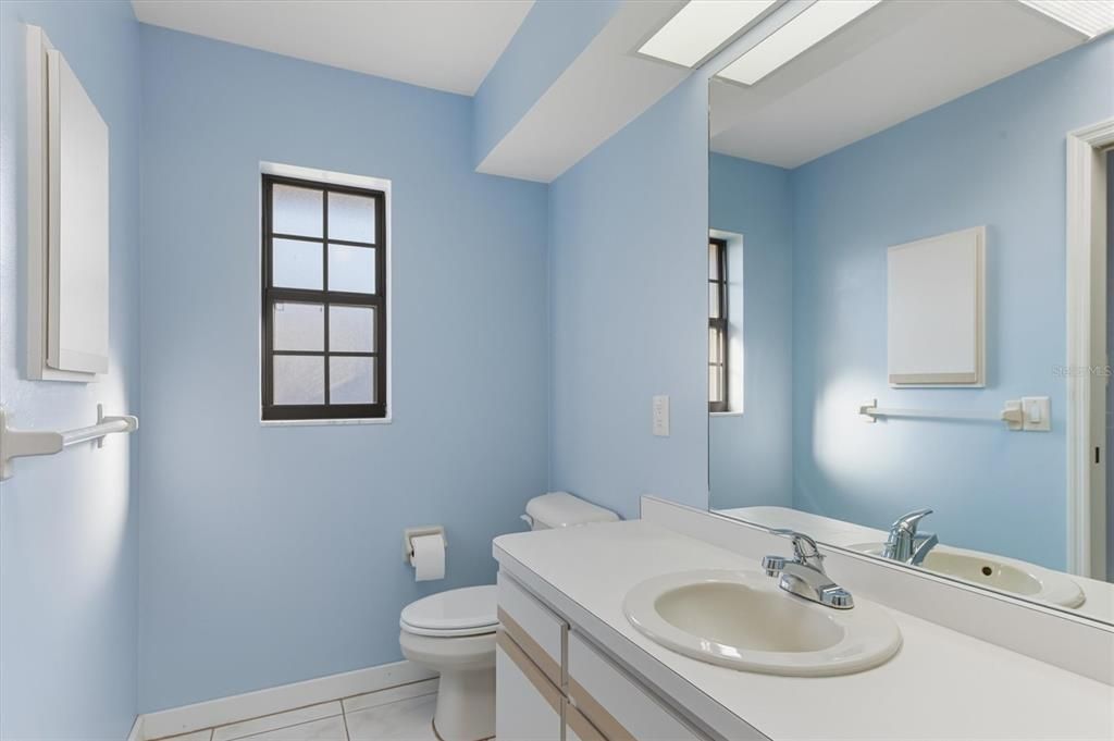 Под контрактом: $209,000 (2 спален, 2 ванн, 1330 Квадратных фут)