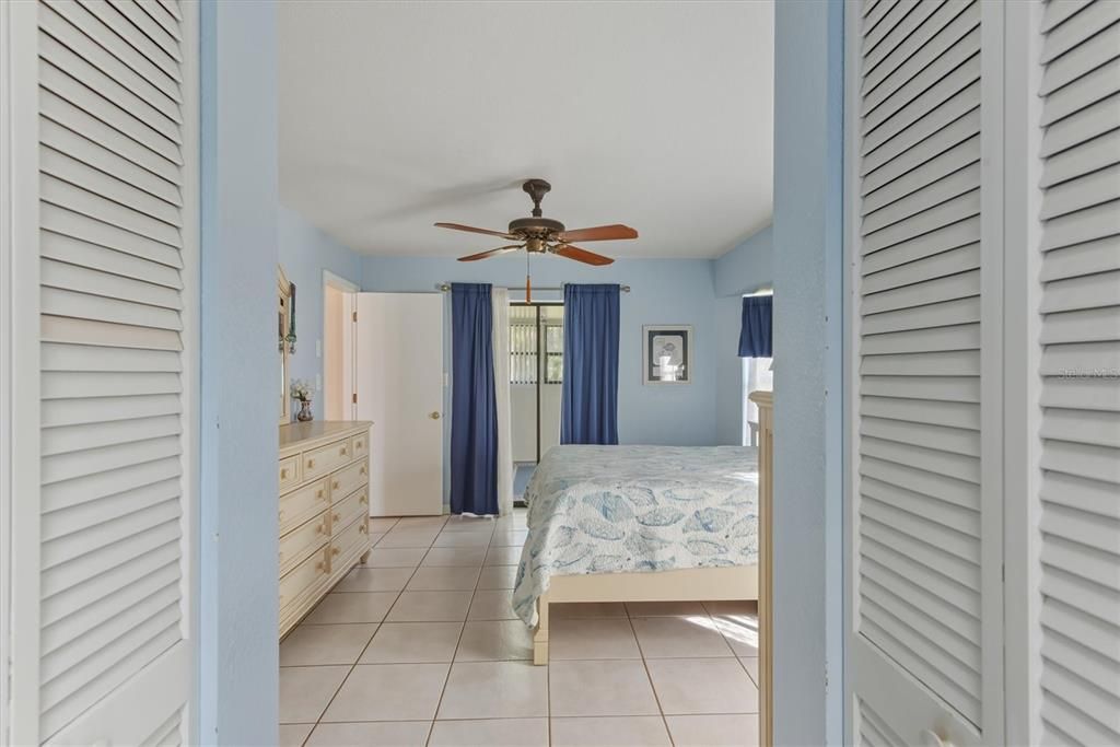 Под контрактом: $209,000 (2 спален, 2 ванн, 1330 Квадратных фут)