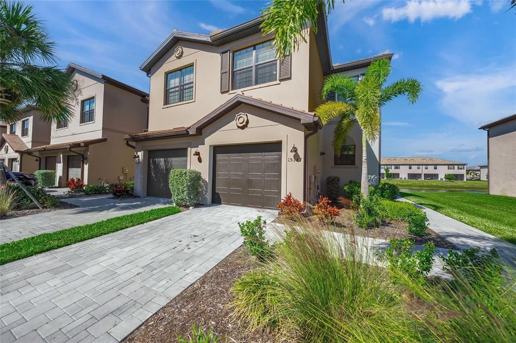 Activo con contrato: $344,000 (3 camas, 2 baños, 1887 Pies cuadrados)