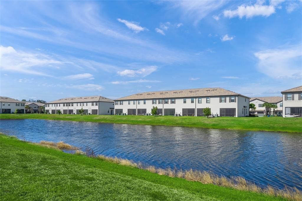 Activo con contrato: $344,000 (3 camas, 2 baños, 1887 Pies cuadrados)