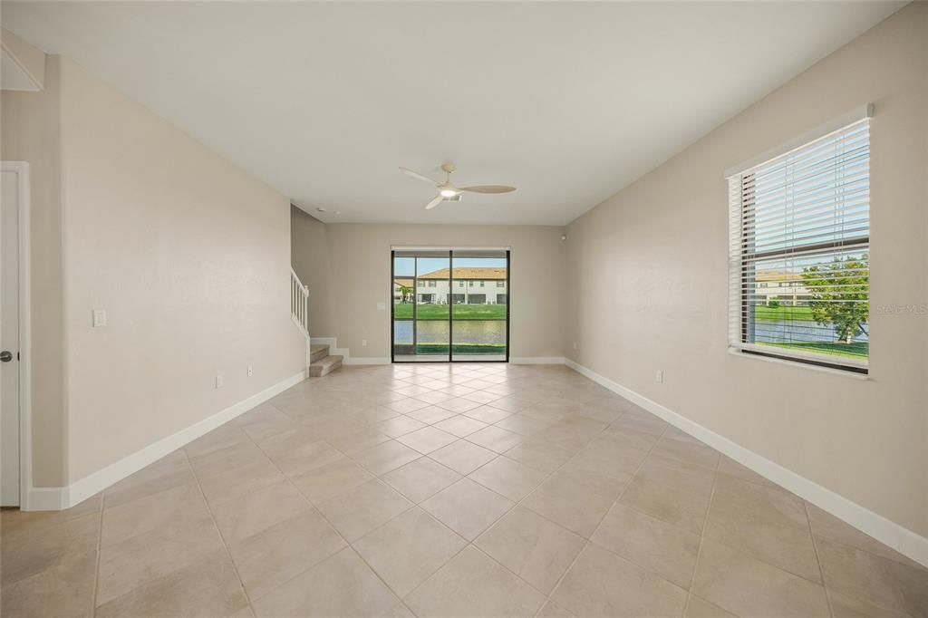 Activo con contrato: $344,000 (3 camas, 2 baños, 1887 Pies cuadrados)