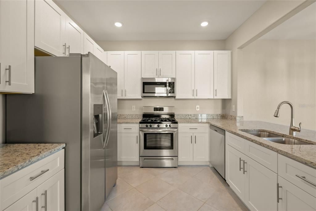 Activo con contrato: $344,000 (3 camas, 2 baños, 1887 Pies cuadrados)